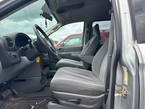 2006 Chrysler Town & Country Base