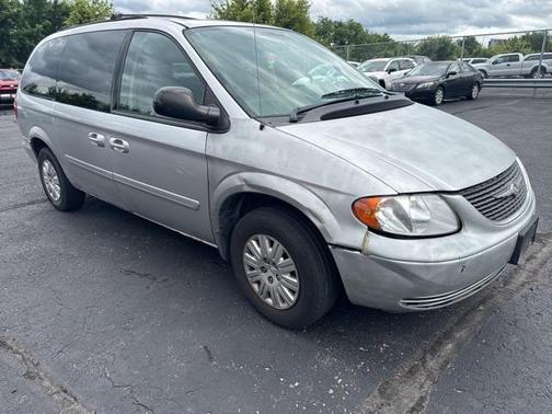 2006 Chrysler Town & Country Base