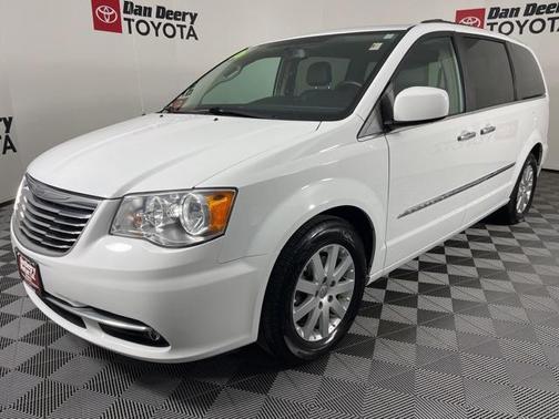 2016 Chrysler Town & Country Touring