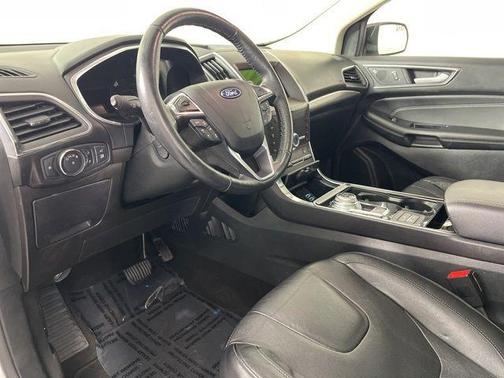 Star White Metallic Tri-Coat 2020 Ford Edge Titanium