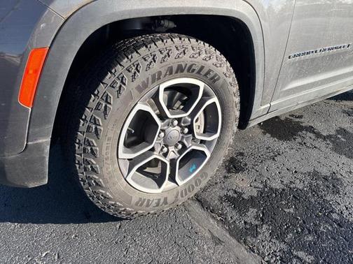 2023 Jeep Grand Cherokee 4xe Trailhawk