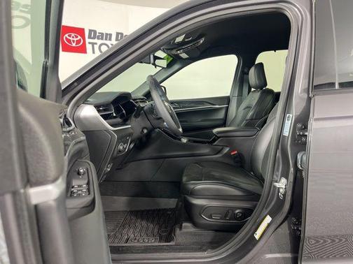 2023 Jeep Grand Cherokee 4xe Trailhawk