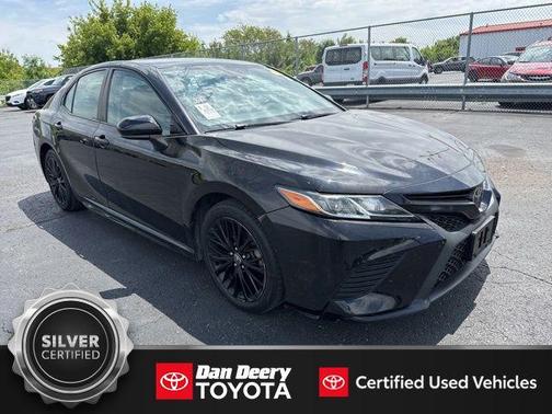 Midnight Black Metallic 2020 Toyota Camry SE