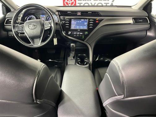 Midnight Black Metallic 2020 Toyota Camry SE