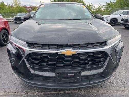 Mosaic Black Metallic 2024 Chevrolet Trax LS