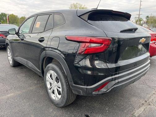 Mosaic Black Metallic 2024 Chevrolet Trax LS