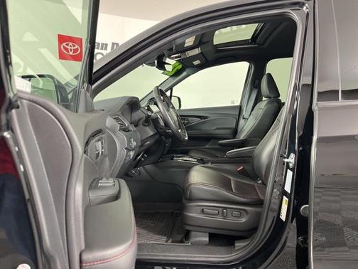 2023 Honda Ridgeline Black