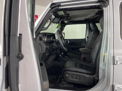 2024 Jeep Wrangler 4-Door Sahara 4x4