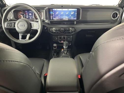 2024 Jeep Wrangler 4-Door Sahara 4x4