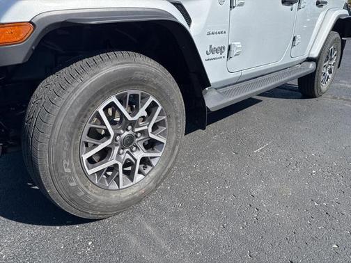 2024 Jeep Wrangler 4-Door Sahara 4x4