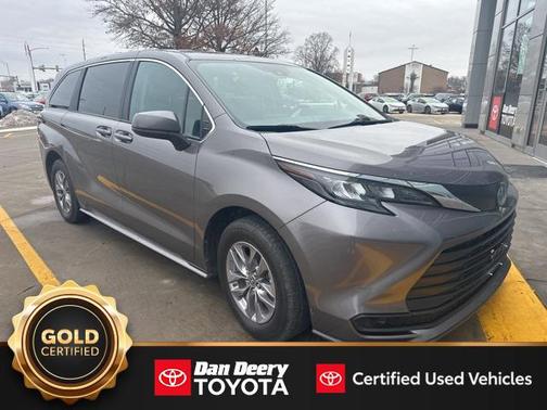 2024 Toyota Sienna LE