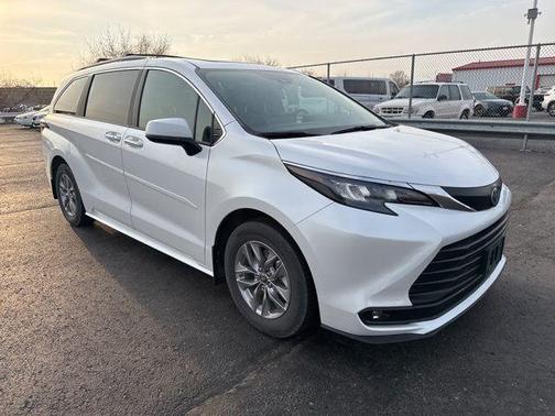 0089 2025 Toyota Sienna XLE