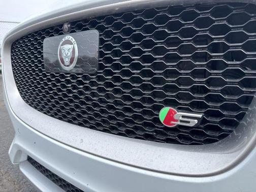 Polaris White 2017 Jaguar F-PACE S