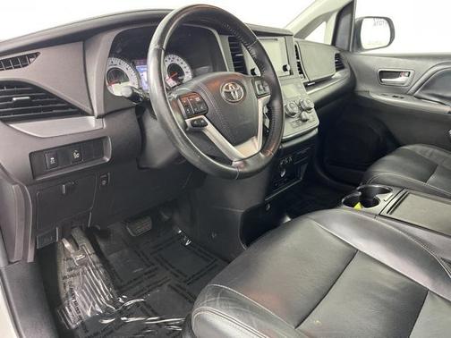 2015 Toyota Sienna SE Premium