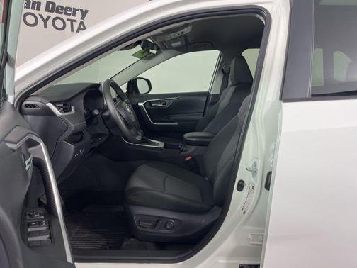 0040 2024 Toyota RAV4 XLE