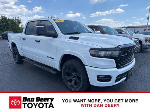 Bright White Clearcoat 2025 RAM 1500 Big Horn/Lone Star