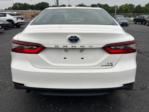 Ice 2023 Toyota Camry LE