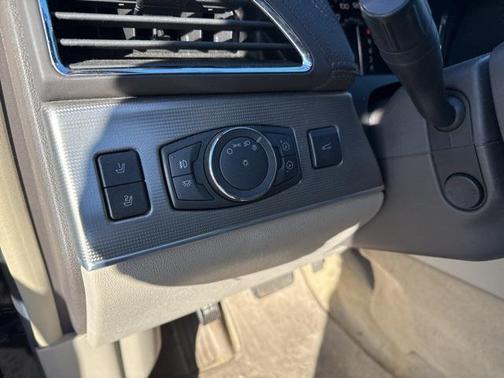 2011 Lincoln MKX Base