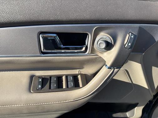 2011 Lincoln MKX Base