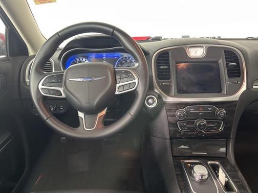 2017 Chrysler 300 Limited