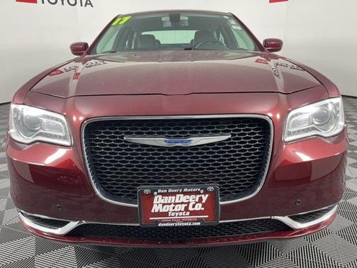 2017 Chrysler 300 Limited