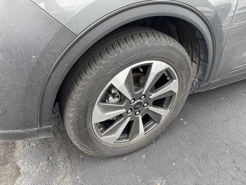 2025 Ford Escape Platinum