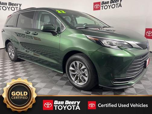 2022 Toyota Sienna LE