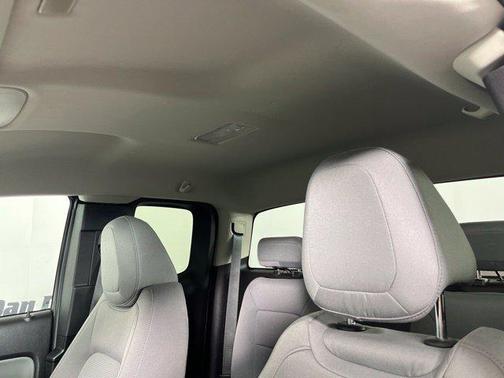 Summit White 2017 Chevrolet Colorado WT