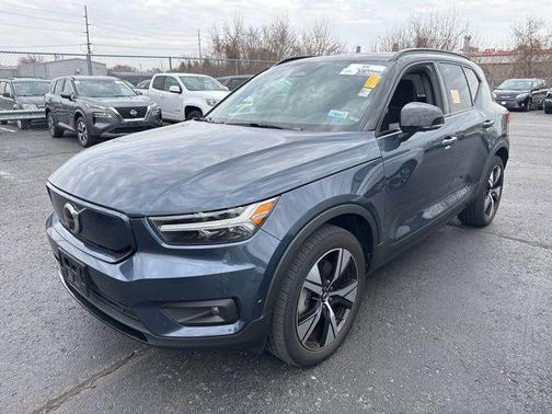 Denim Blue Metallic 2022 Volvo XC40 Recharge Pure Electric P8 Twin Plus