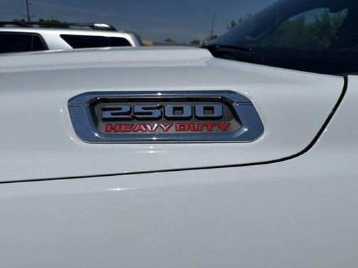 Bright White Clearcoat 2026 RAM 2500 Big Horn Crew Cab 4x4 6'4' Box