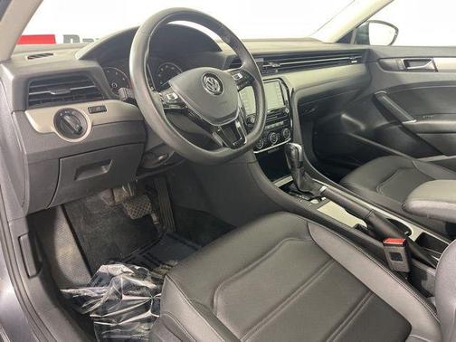 2022 Volkswagen Passat 2.0T SE