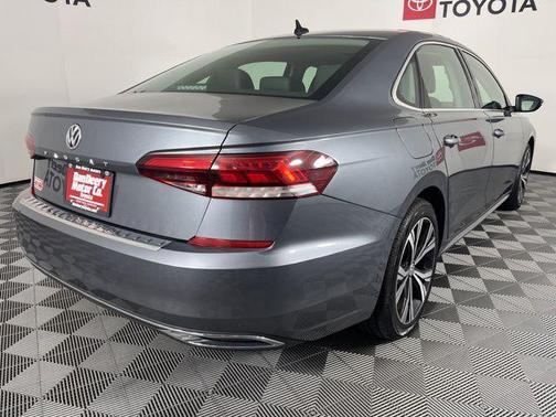 2022 Volkswagen Passat 2.0T SE