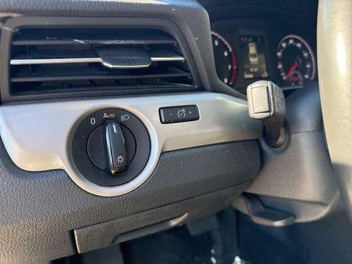 2022 Volkswagen Passat 2.0T SE