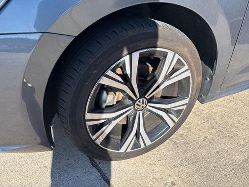 2022 Volkswagen Passat 2.0T SE