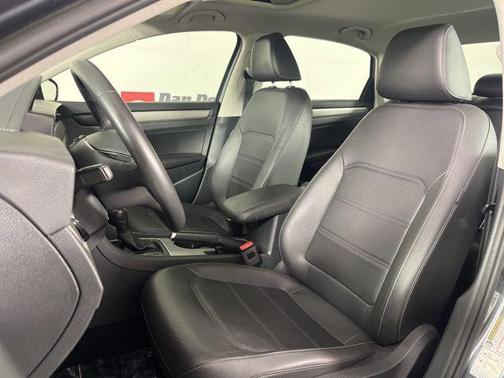 2022 Volkswagen Passat 2.0T SE