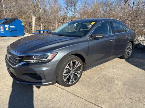 2022 Volkswagen Passat 2.0T SE