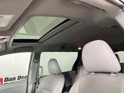 Silver Sky Metallic 2017 Toyota Sienna XLE