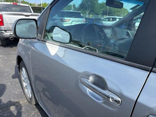 Silver Sky Metallic 2017 Toyota Sienna XLE