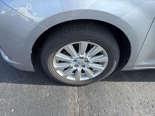 Silver Sky Metallic 2017 Toyota Sienna XLE