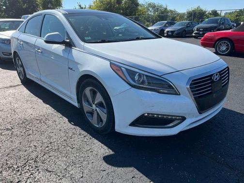 Diamond White Pearl 2017 Hyundai SONATA Hybrid Limited