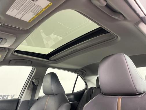2018 Toyota Camry Hybrid XLE