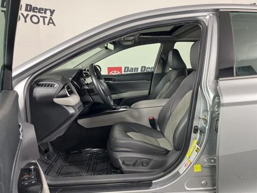 2018 Toyota Camry Hybrid XLE