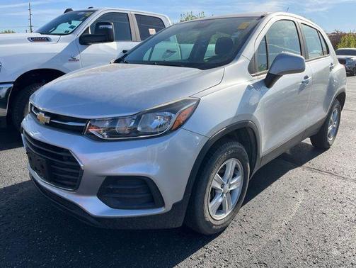 Silver Ice Metallic 2018 Chevrolet Trax LS