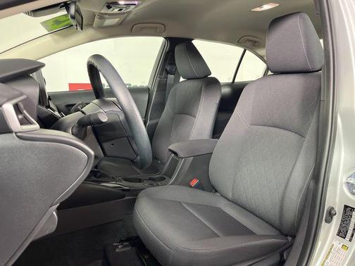 01f7 2025 Toyota Corolla LE