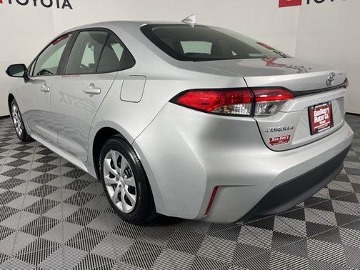 01f7 2025 Toyota Corolla LE