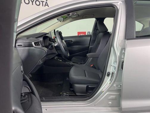 01f7 2025 Toyota Corolla LE