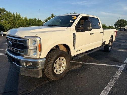 Oxford White 2024 Ford F-350 XLT