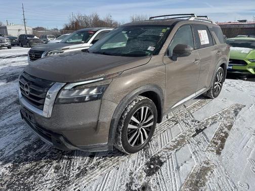 2024 Nissan Pathfinder Platinum