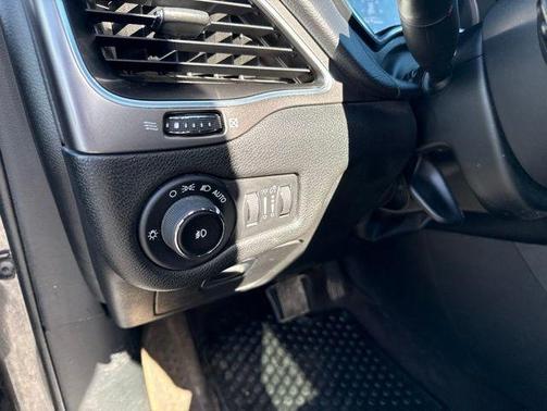 Granite Crystal Metallic Clearcoat 2019 Jeep Cherokee Latitude Plus