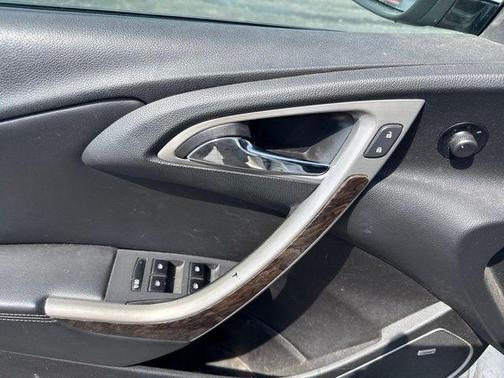 White Diamond Tricoat 2012 Buick Verano Leather